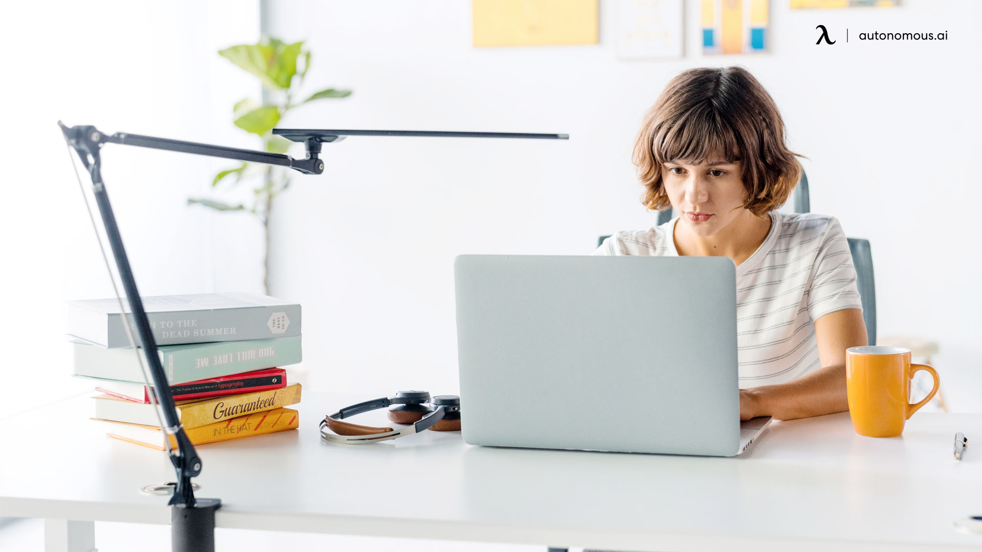 Desk lamp