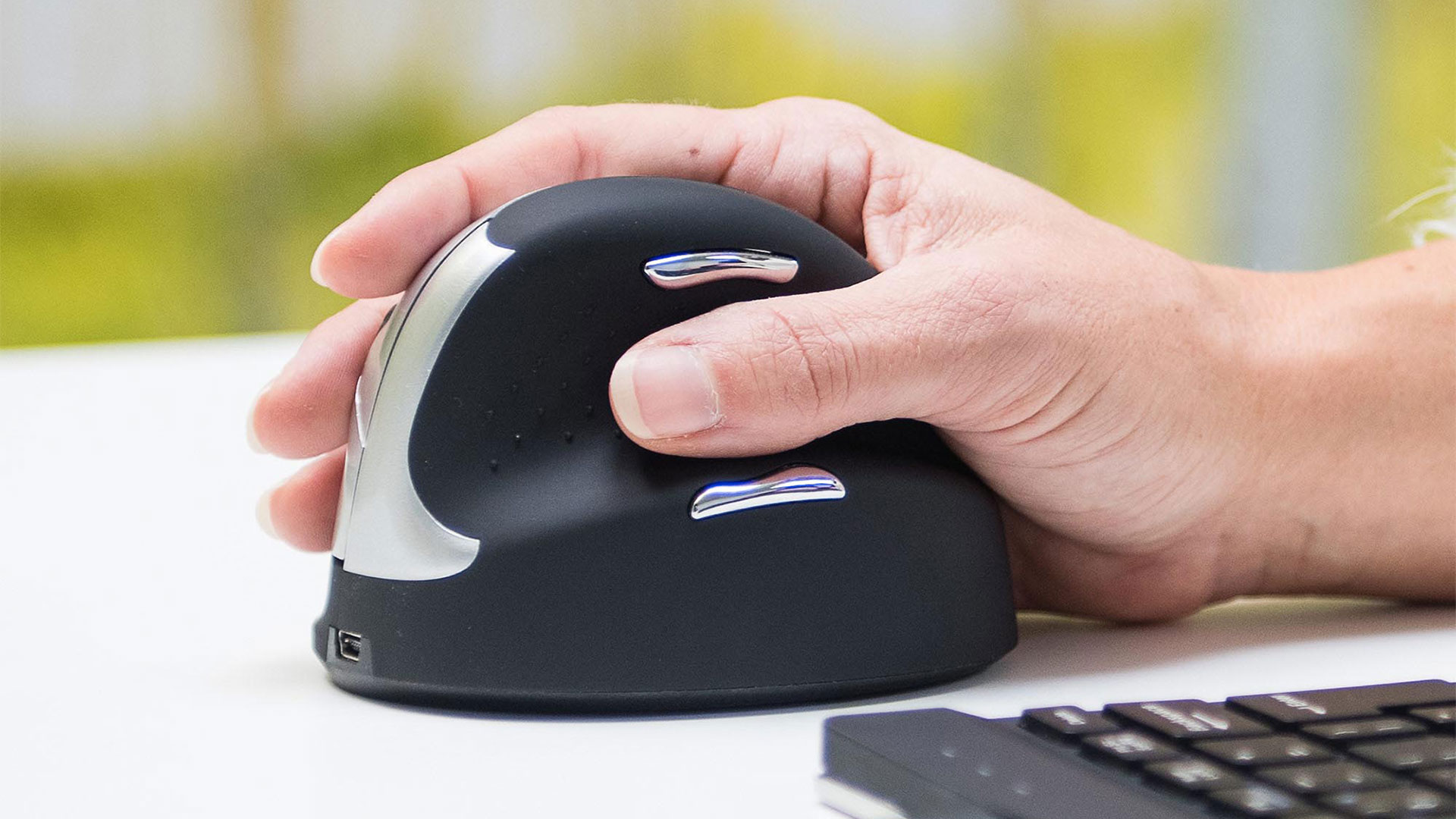 R-Go-Tools Wireless Vertical Ergonomic Mouse