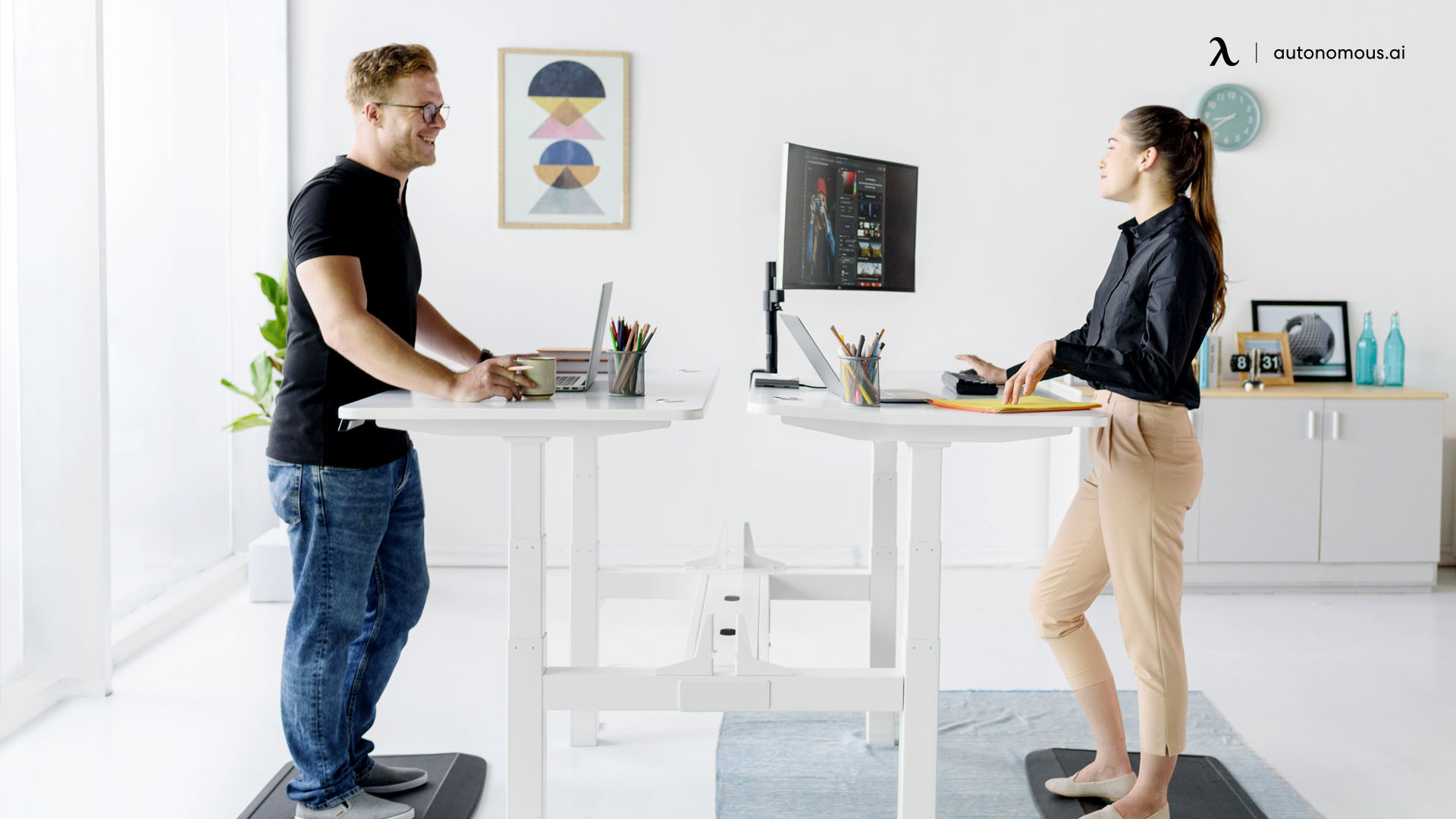 improves Posture benefits of a standing desk