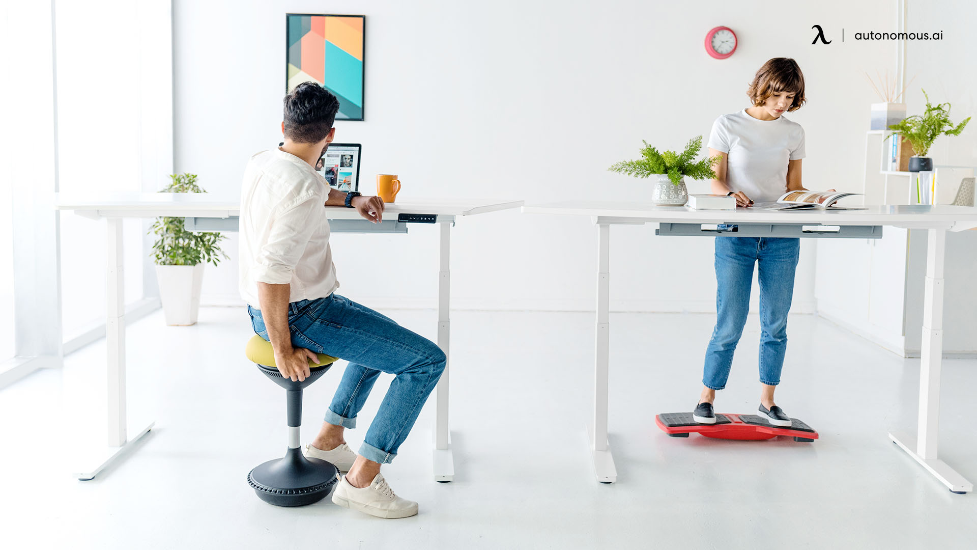 Are Ergonomic Stools Comfortable to Use with a Standing Desk?